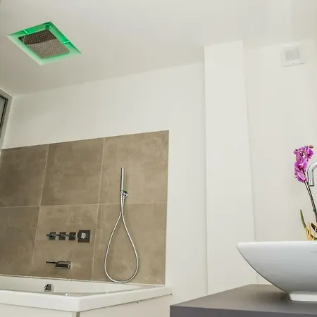 Suitesgaribaldi בית הארחה קליארי